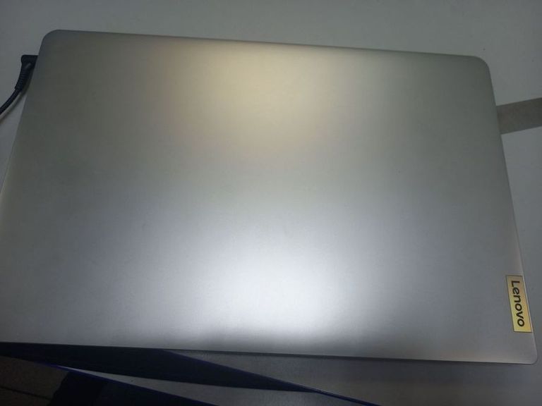 Дешево Lenovo єкр. 15,6/ amd ryzen 3 7320u/ ram16gb/ ssd512gb/ amd graphics з ломбарду