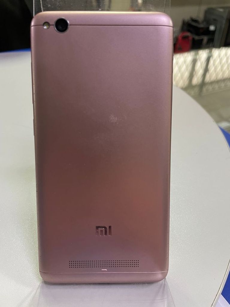 Дешево Xiaomi redmi 4a 2/16gb з ломбарду