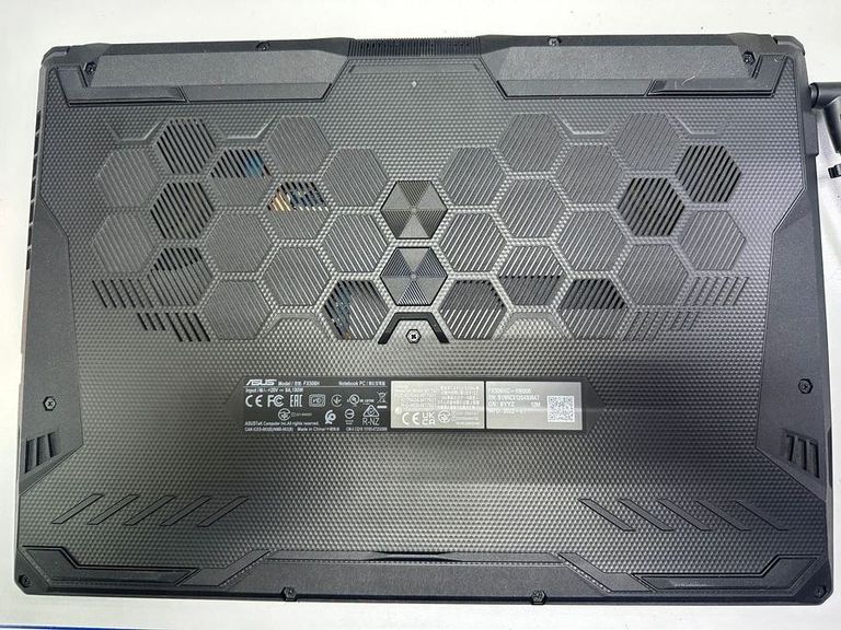 Дешиво Asus 15/core i5-11400h ddr4/16gb ddr4/hdd *відсутній/ssd 500 gb/geforce rtx3050 4gb с ломбарда