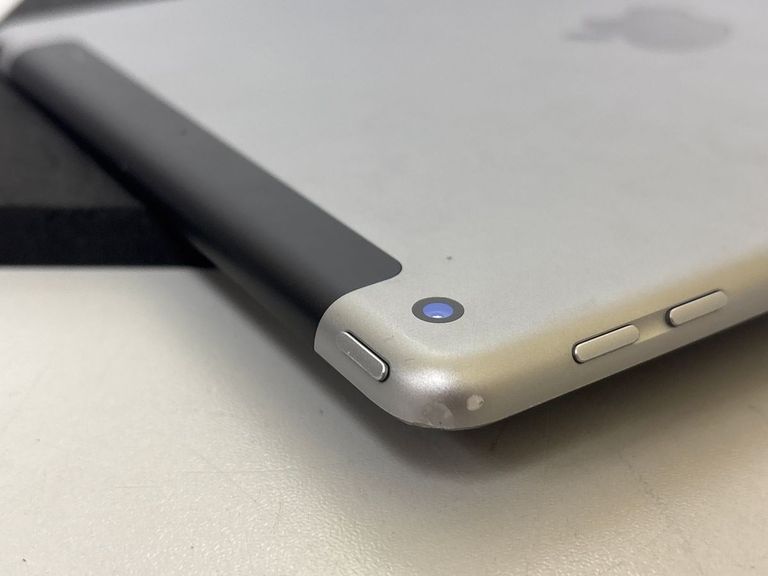 Дешиво Apple ipad 6 gen 2018 32gb wi-fi + lte с ломбарда