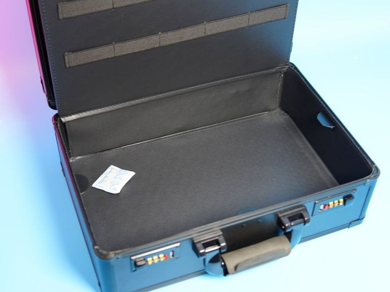 Бьюті кейс валіза для перукаря барбера з кодовим замком пластик чорний 40х27х15см. Новий.  Код:null. Зображення 6