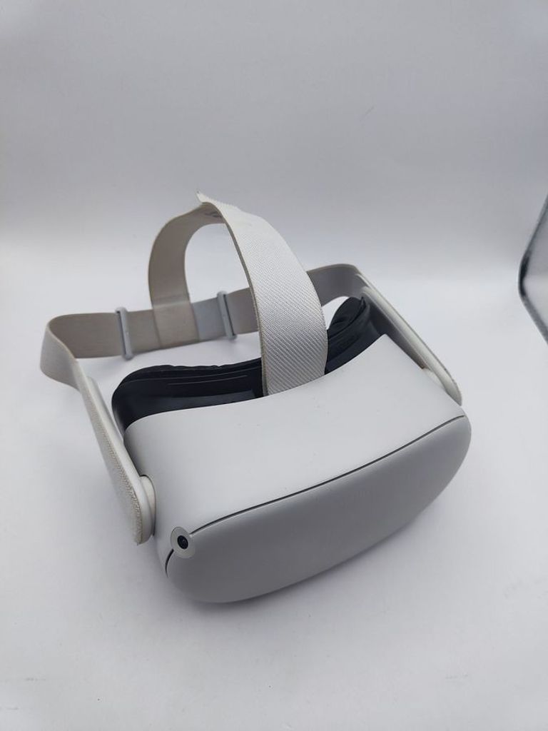Купить Oculus Quest 2 256 GB Б/У