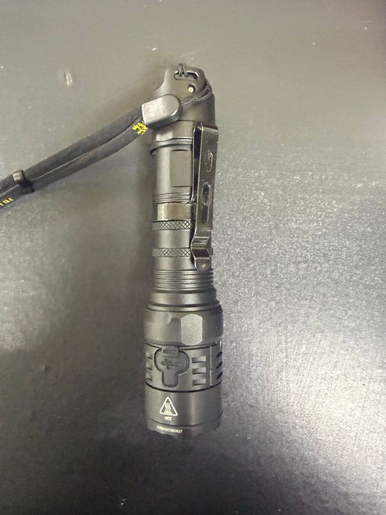 Оголошення Nitecore P23i Б/У