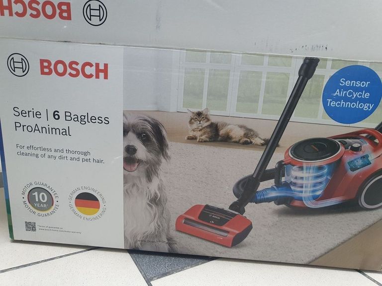 Купити Bosch Serie 6 BGS41PET1 Б/У