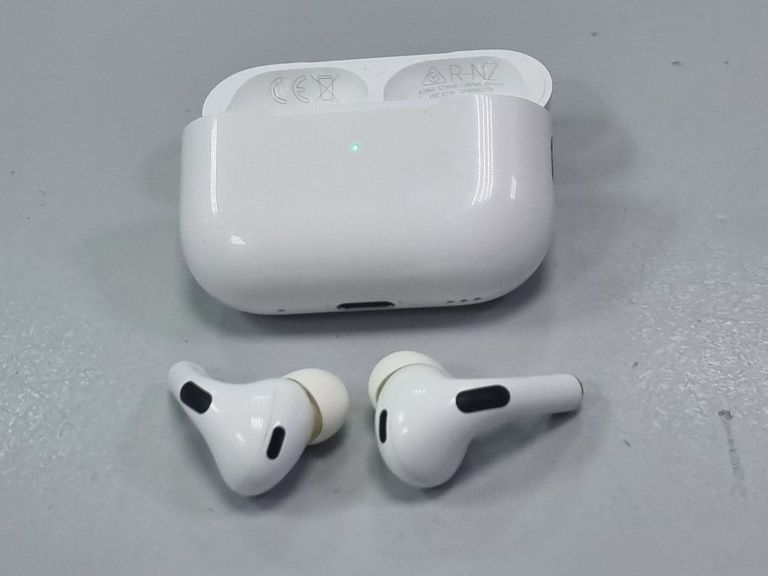 Купити Apple airpods pro 2nd generation magsafe Б/У