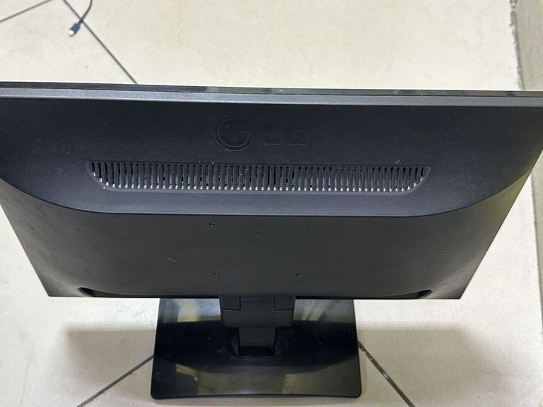 Объявление Lg e1941s Б/У