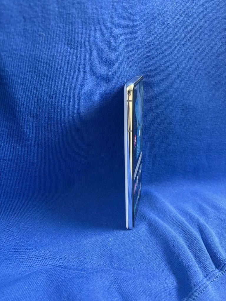 Оголошення Samsung galaxy s21 5g sm-g991u1 8/128gb Б/У