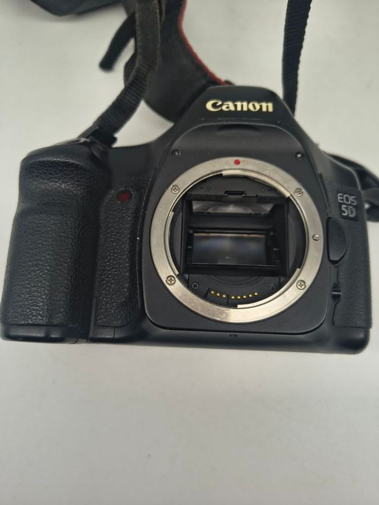 Дешево Canon EOS 5D Mark IV kit (24-105mm f/4) L II IS USM (1483C030) з ломбарду