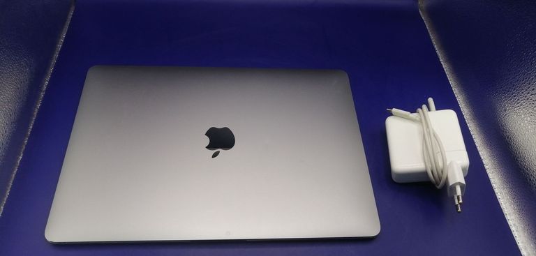 Купити Apple MacBook Air 13'' Late 2020 Б/У
