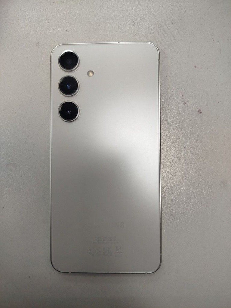 Объявление Samsung galaxy s24 8/256gb Б/У