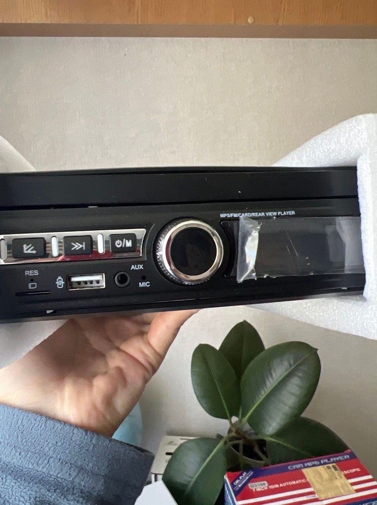 Оголошення CML-PLAY MP5, висувний екран, MirrorLink, USB, FM Б/У