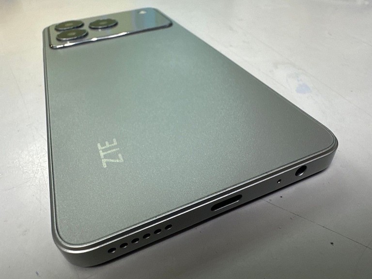 Дешево Zte Blade A76 4/128GB Gray з ломбарду