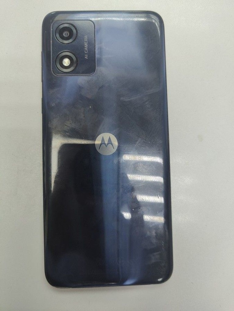 Дешево Motorola moto e13 2/64gb з ломбарду