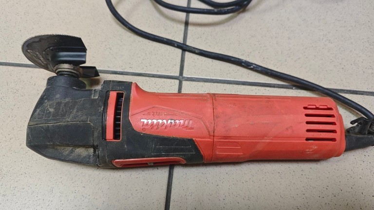 Дешево Makita M9800 з ломбарду