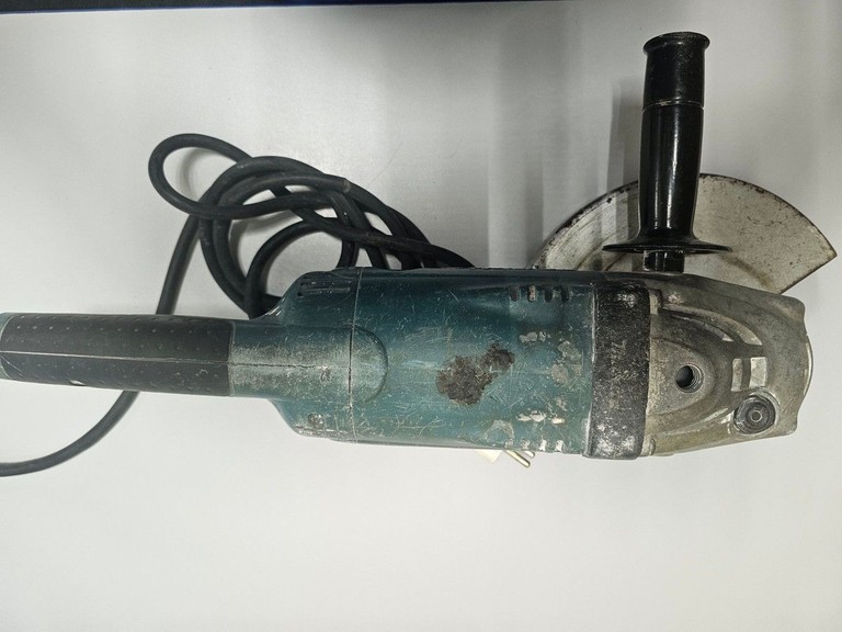 Дешево Makita ga9020s з ломбарду