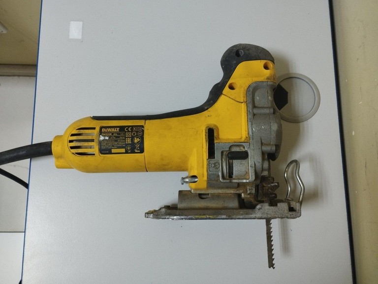 Оголошення Dewalt DW333K Б/У