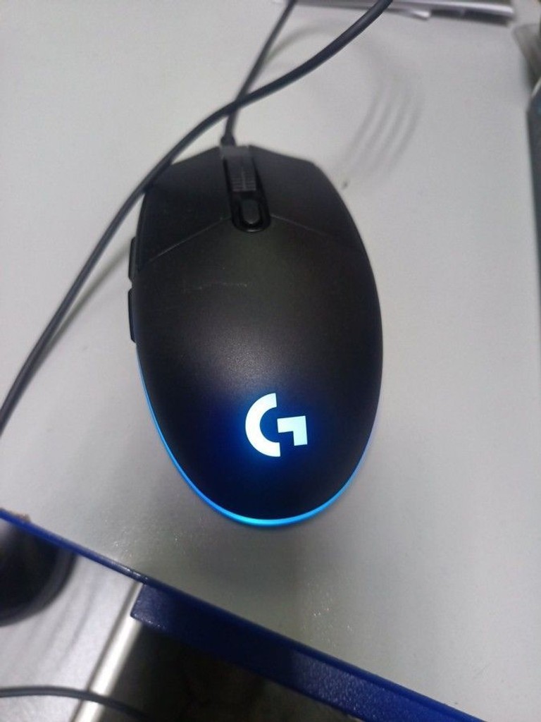 Купить Logitech g102 lightsync Б/У