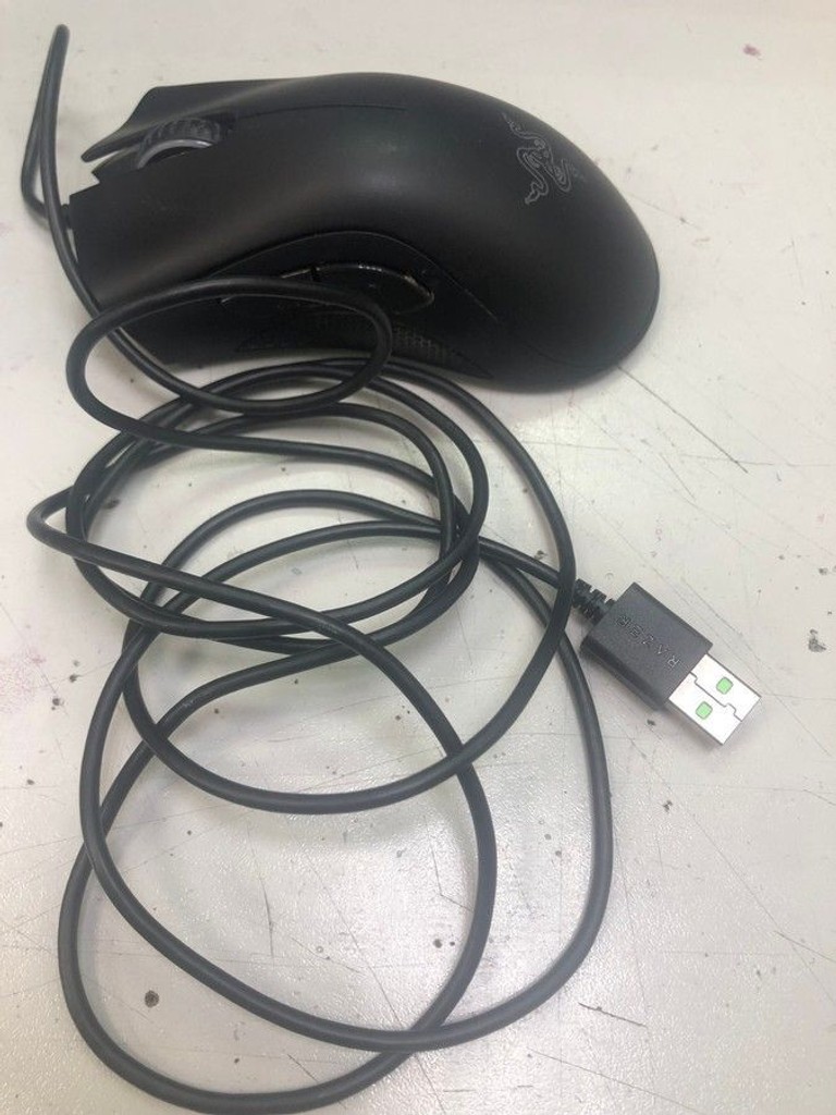 Дешиво Razer deathadder essential с ломбарда