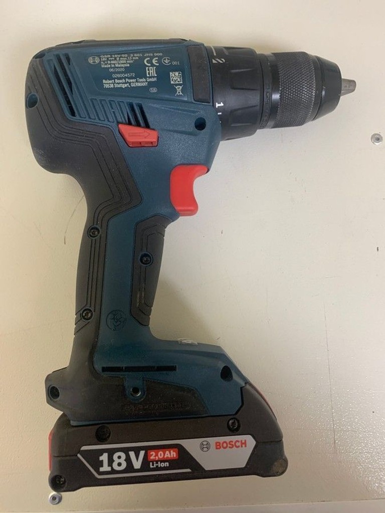 Оголошення Bosch gsr 18v-50 2акб + зп Б/У