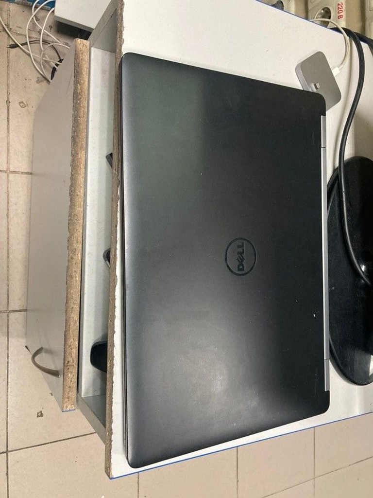 Распродажа Dell 15/core i5 6300u ddr3/8gb ddr3/hdd *відсутній/ssd 256 gb/*інтегрована, продавец Техноскарб