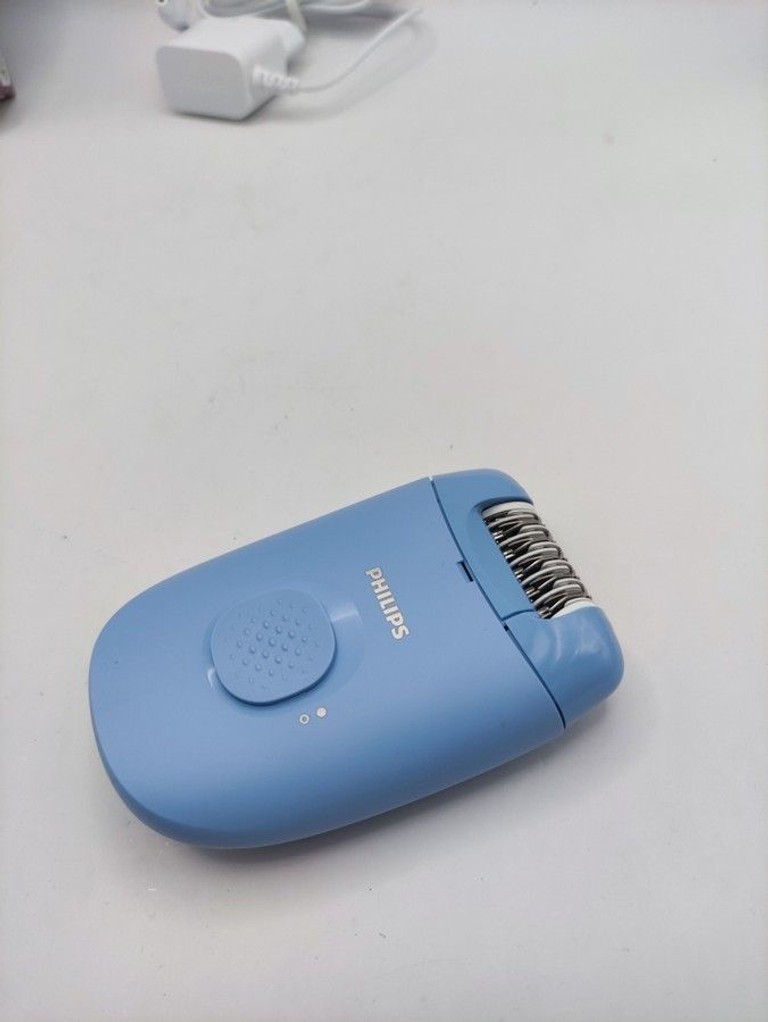Дешево Philips Series 2000 BRE228/00 з ломбарду