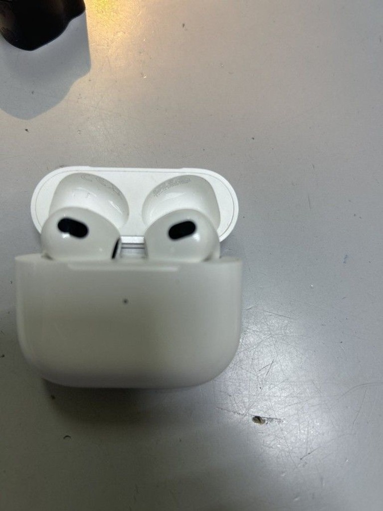 Купити Apple airpods 3rd generation Б/У