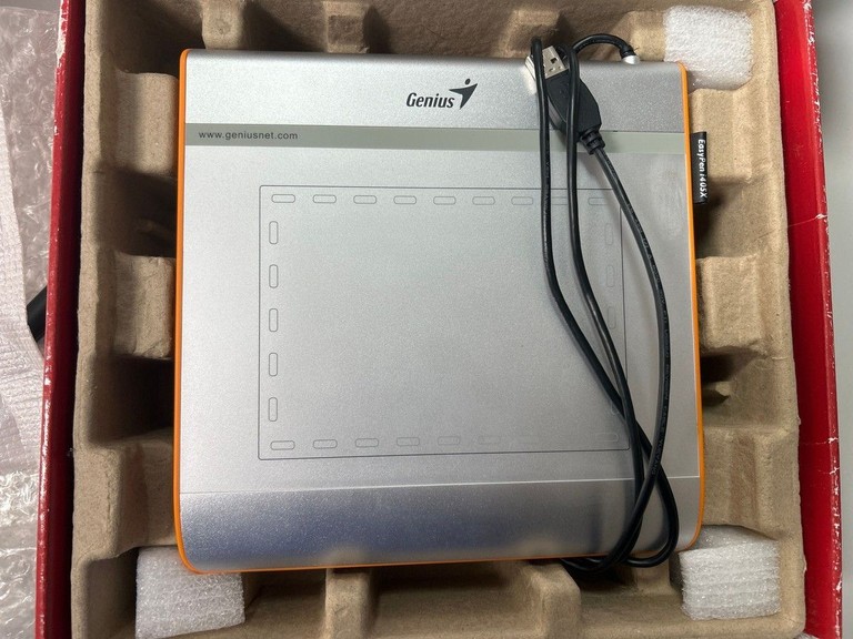 Дешево Genius i405x з ломбарду