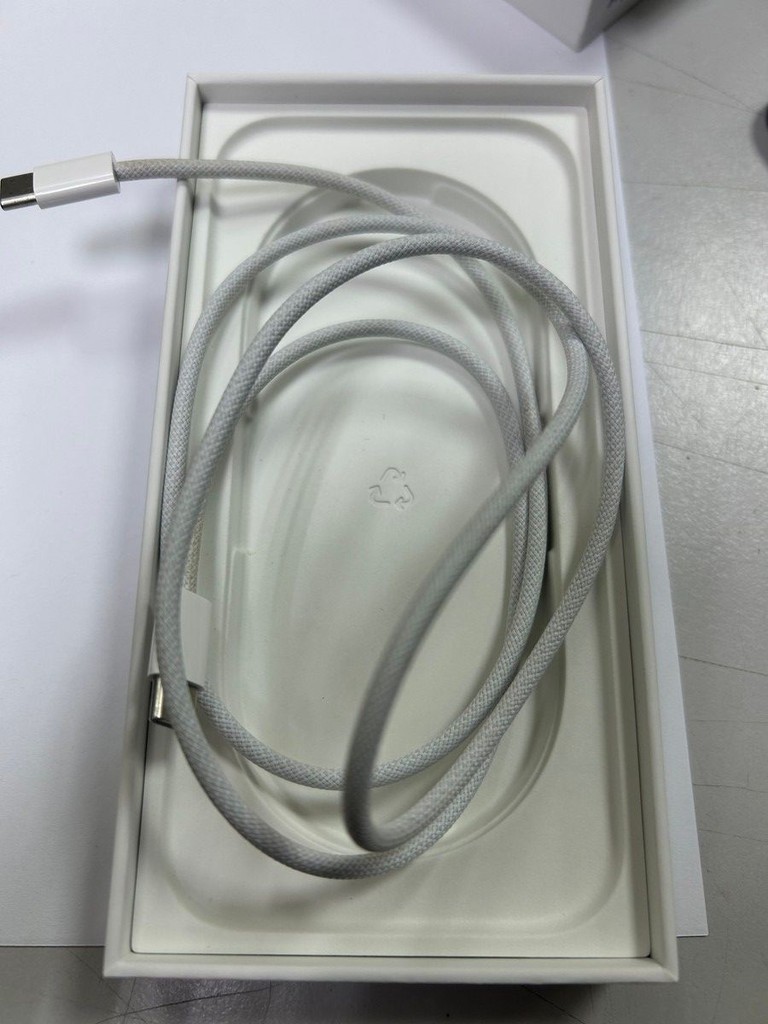 Apple iPhone 17 Pro 256GB Deep Blue (MG8J4) Код:01-201138804. Зображення 11
