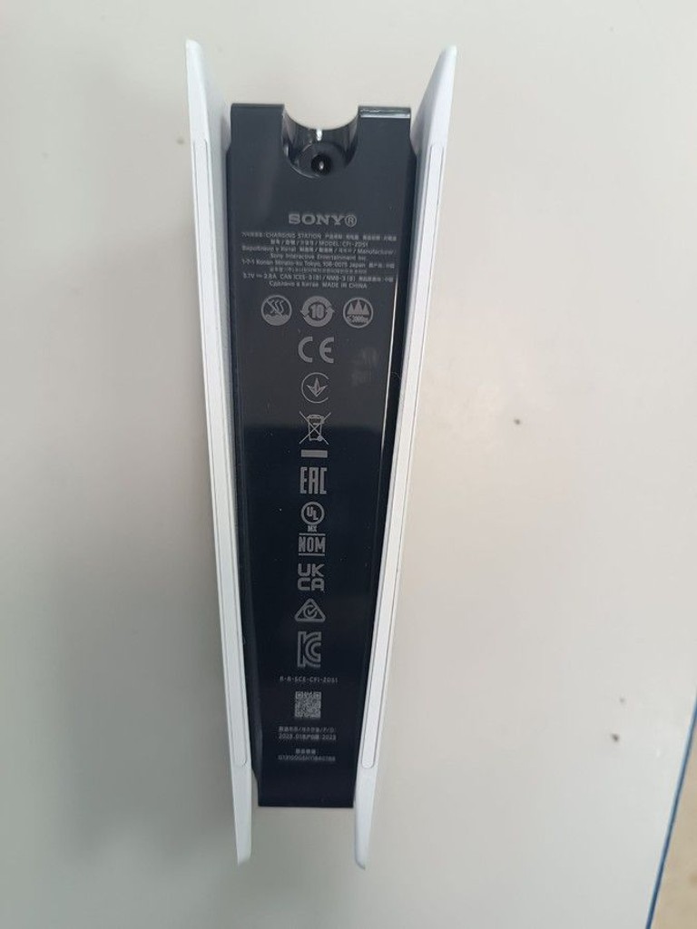 Оголошення Sony dualsense charging station cfi-zds1 Б/У