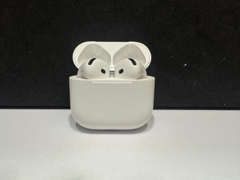 Купити Apple airpods 4 with active noise cancellation Б/У