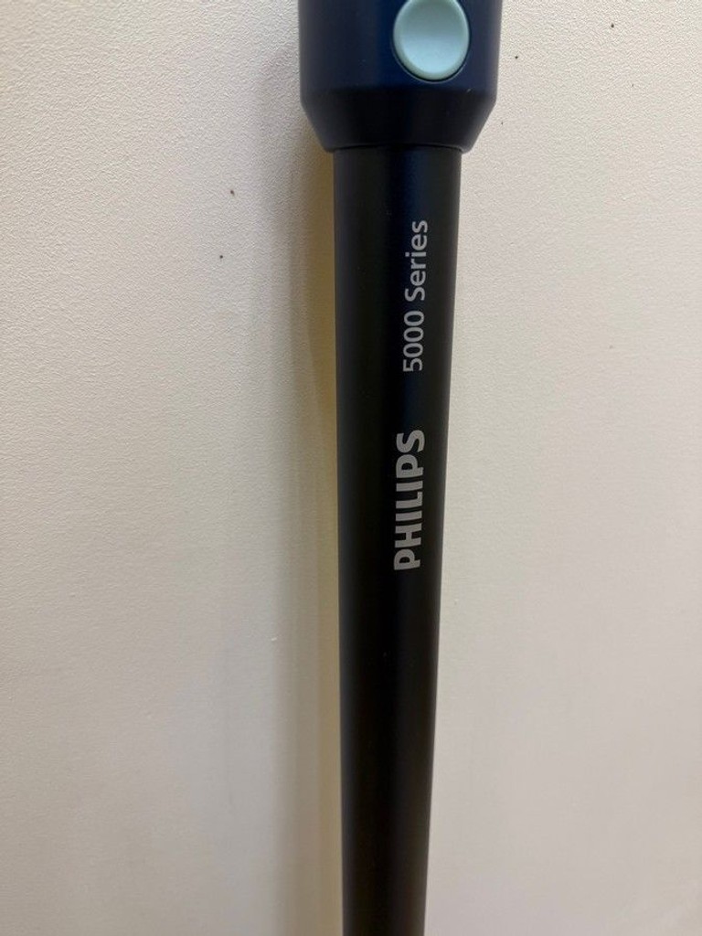 Дешиво Philips 5000 series xc5141 с ломбарда