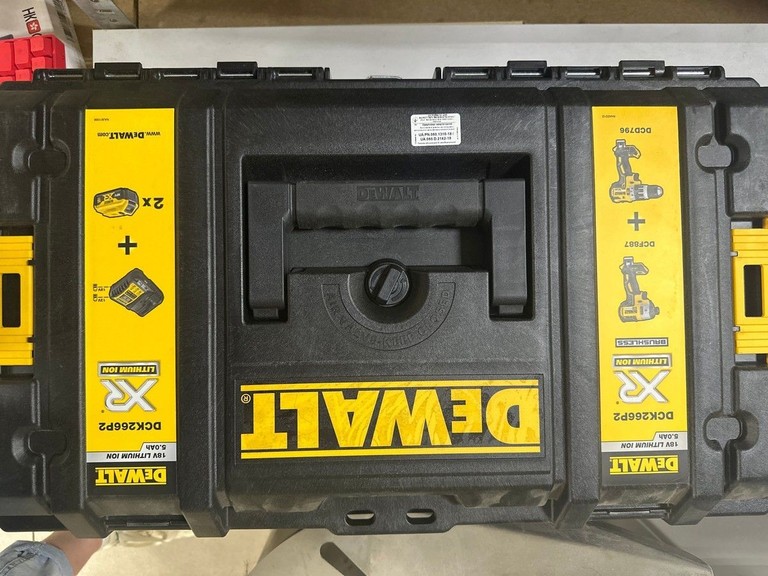 Розпродаж Dewalt DCK266P2, продавець Техноскарб