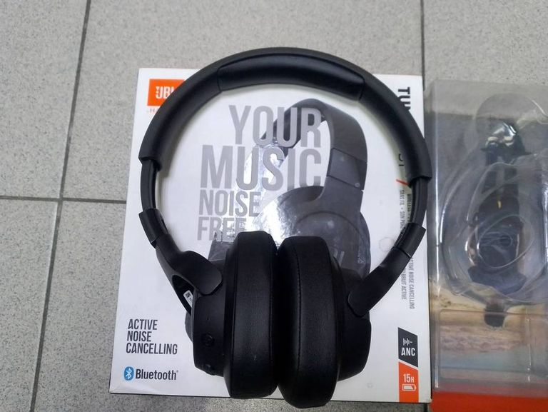 Дешиво JBL Tune 750BTNC  с ломбарда
