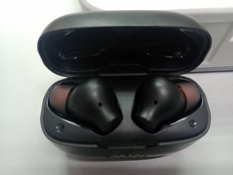 Дешиво Jbl tune 230nc с ломбарда