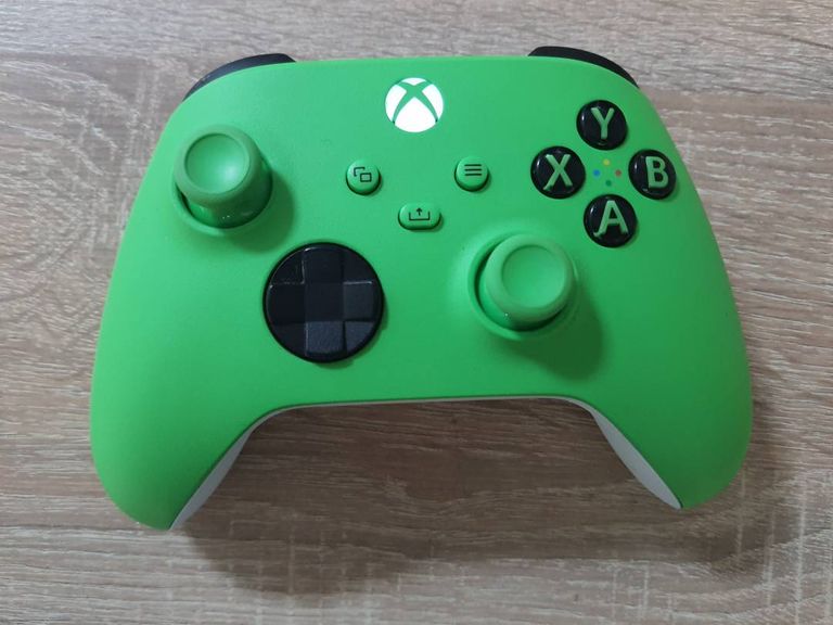 Дешиво Microsoft xbox series s 512gb с ломбарда