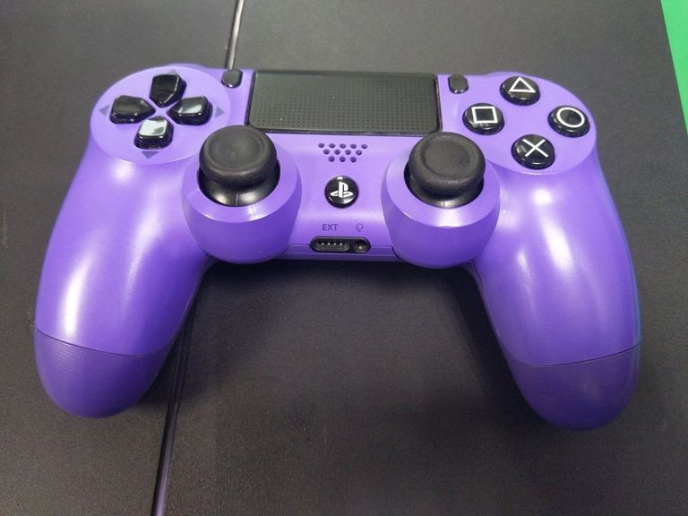 Купить Sony dualshock 4 v2 Б/У