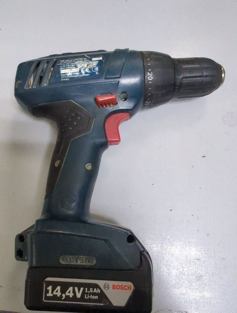 Купить Bosch gsr 1440-li 2акб зп Б/У