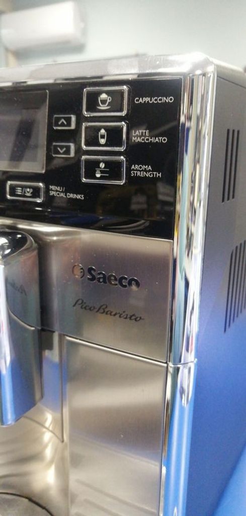Дешево Saeco PicoBaristo Deluxe (SM5570/10) з ломбарду