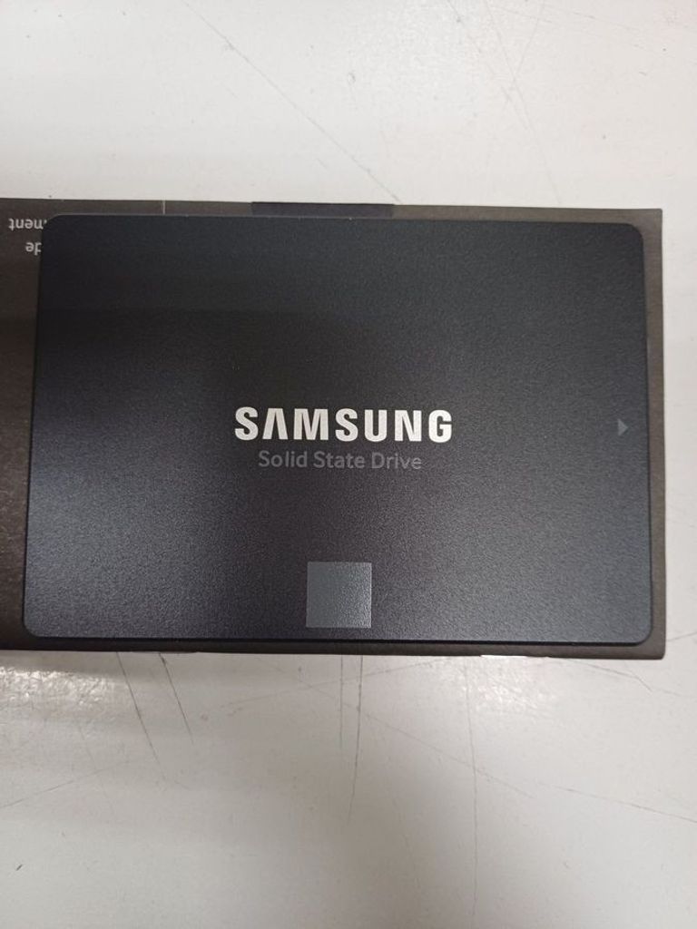 Дешиво Samsung 870 evo 500 gb с ломбарда