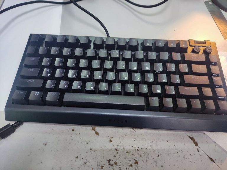 Оголошення Razer BlackWidow V4 75% Black (RZ03-05000100-R3M1) Б/У