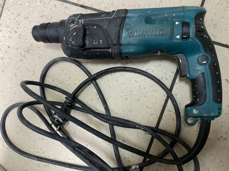 Купить Makita HR2470 Б/У