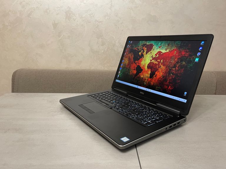 Оголошення Dell Precision 7710, 17,3" FHD IPS, i7-6820HQ, 16GB, 256GB+500GB, Nvidia 4GB Б/У