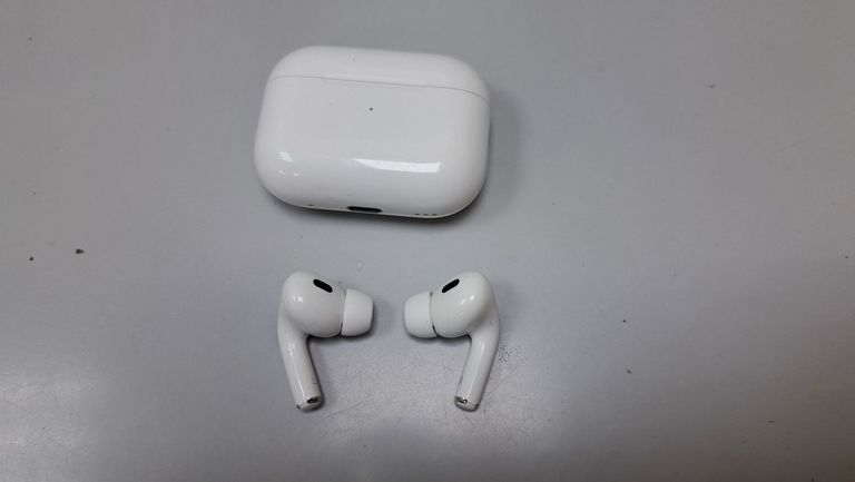 Оголошення Apple airpods pro 2nd generation with magsafe charging case usb-c Б/У