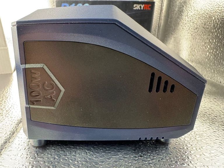 Дешиво Skyrc d100 neo с ломбарда