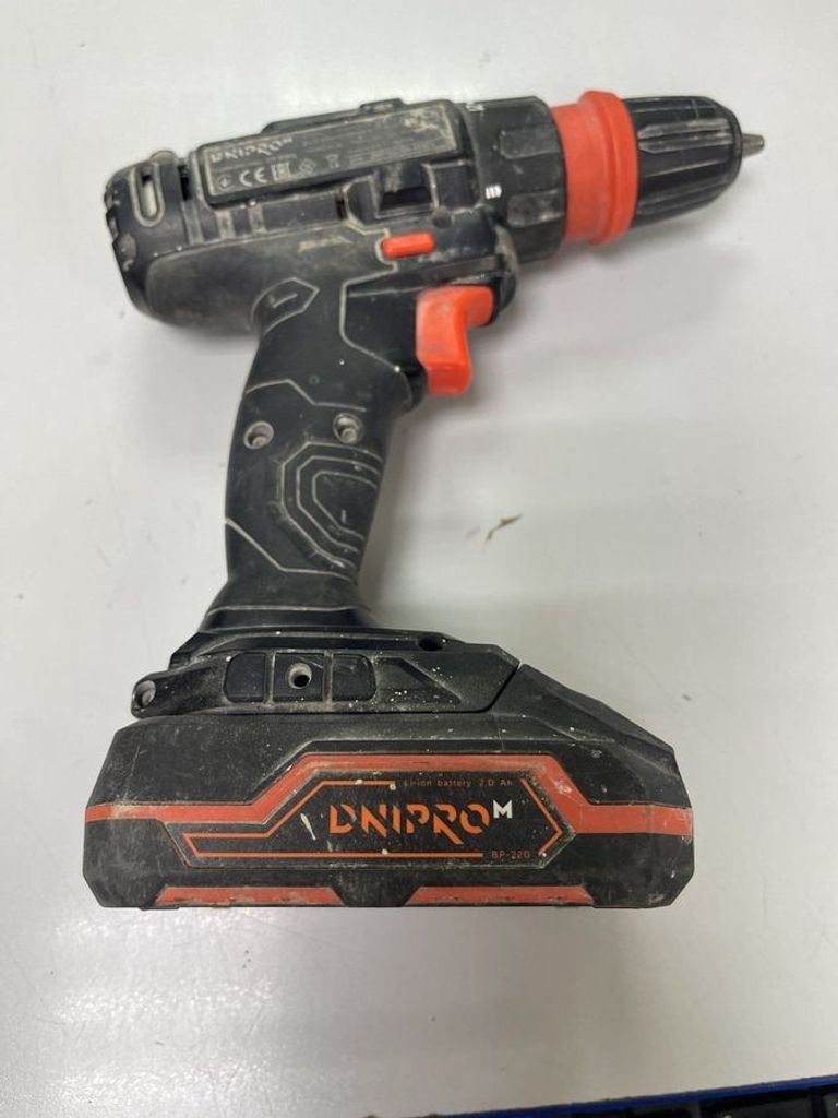 Оголошення Dnipro-M cd-218q + 1акб 2ah + зп Б/У