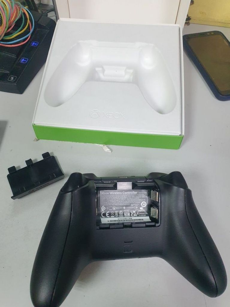 Дешиво Microsoft xbox series x s wireless controller с ломбарда