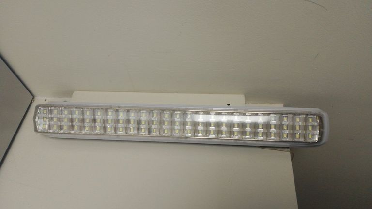 Дешиво Vito 5010230 mira-72 72xsmdwhite 6400k ip20 0.72w 220v с ломбарда