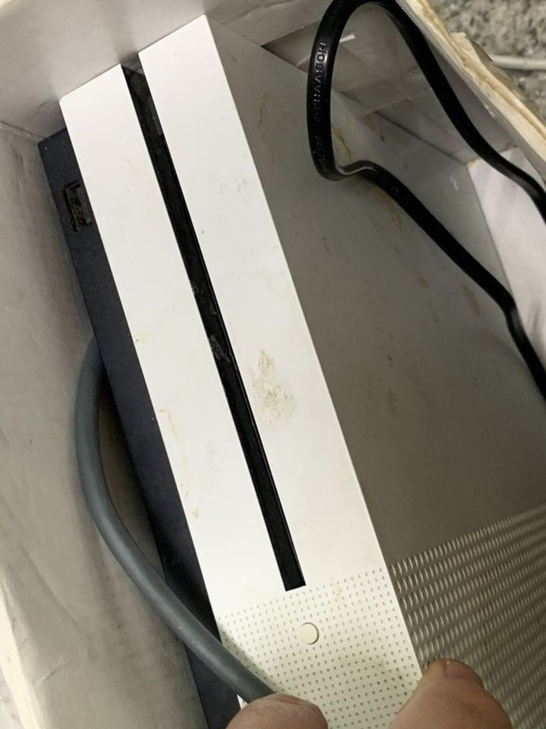 Объявление Microsoft Xbox One S 500GB Б/У