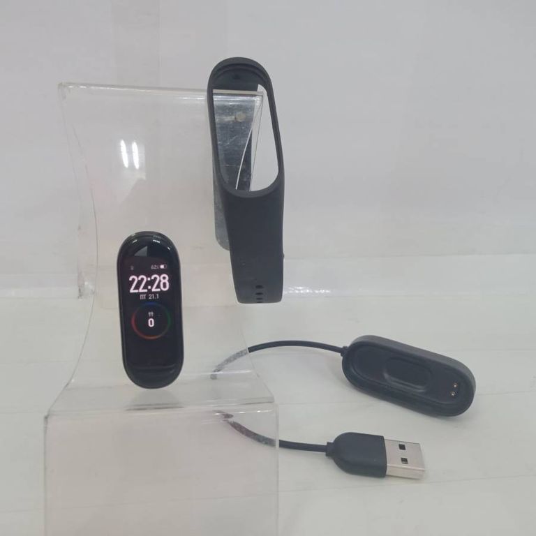 Дешиво Xiaomi Mi Smart Band 4 Black с ломбарда