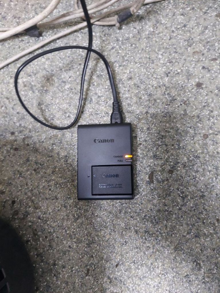 Распродажа Canon EOS R100 kit 18-45mm IS STM (6052C013), продавец Техноскарб